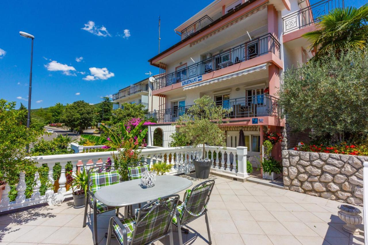 Apartmani Visnja Crikvenica Eksteriør billede