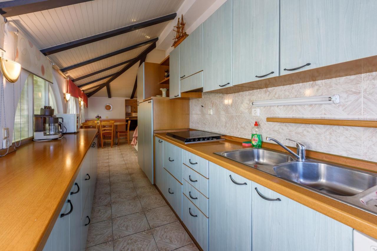 Apartmani Visnja Crikvenica Eksteriør billede