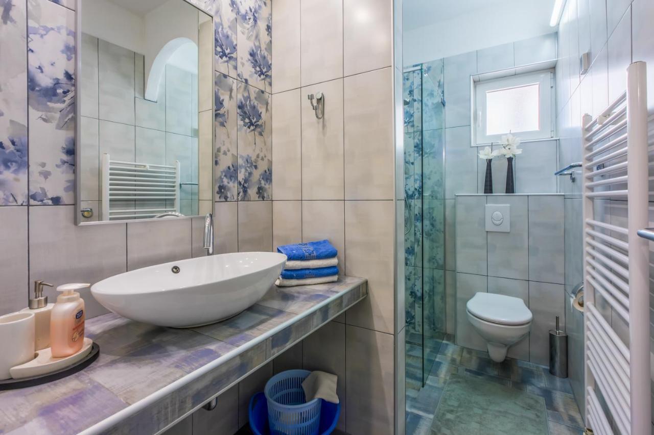 Apartmani Visnja Crikvenica Eksteriør billede