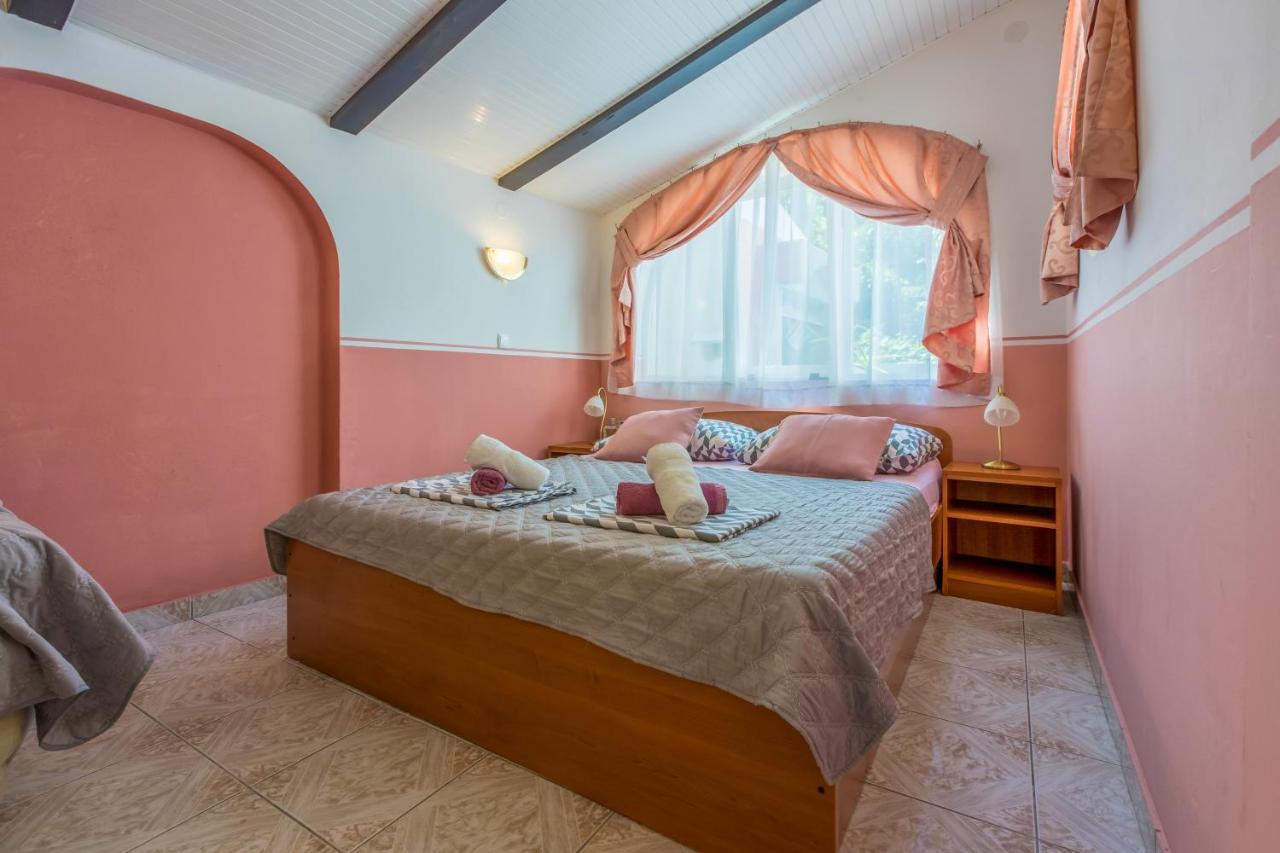 Apartmani Visnja Crikvenica Eksteriør billede