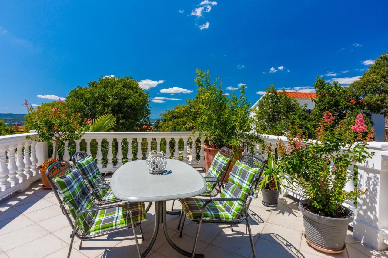 Apartmani Visnja Crikvenica Eksteriør billede