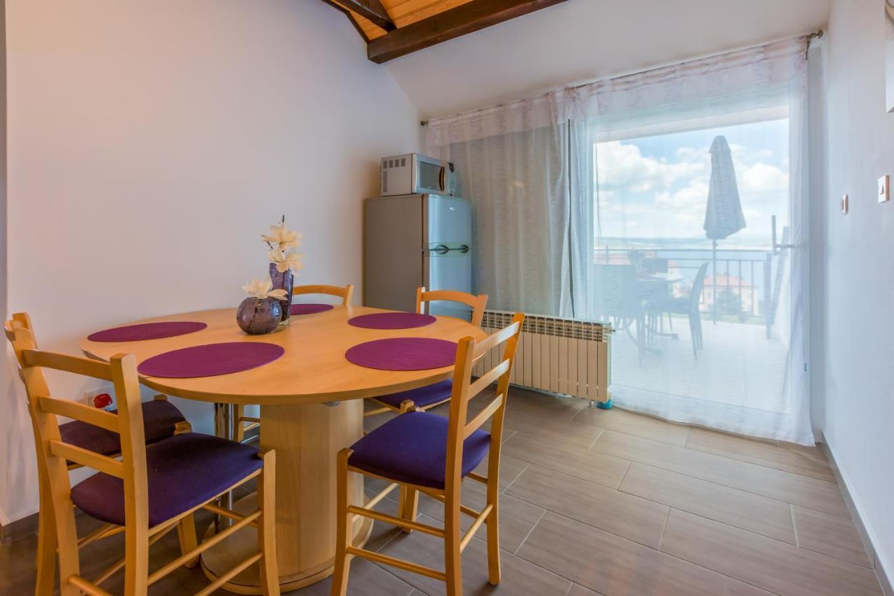 Apartmani Visnja Crikvenica Eksteriør billede