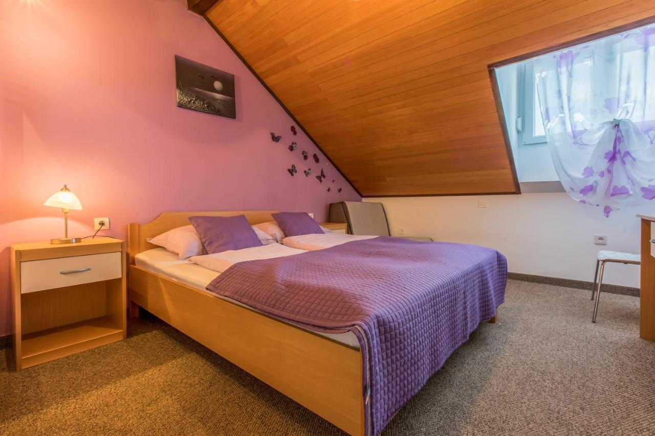 Apartmani Visnja Crikvenica Eksteriør billede